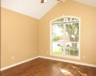 404 Heather Lane - Photo Thumbnail 19