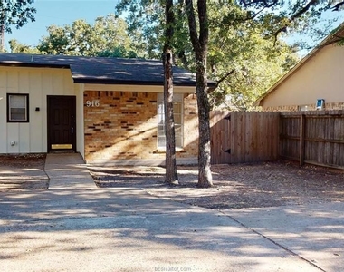 916 Navarro Drive - Photo Thumbnail 29