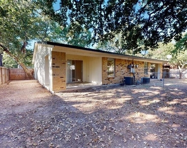 916 Navarro Drive - Photo Thumbnail 26