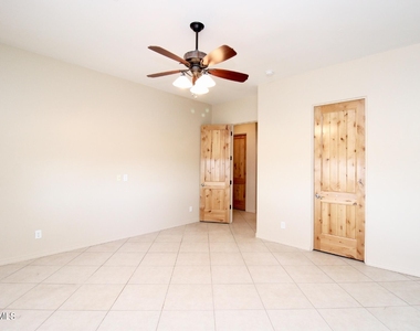 2687 E Caitlin Way - Photo Thumbnail 12