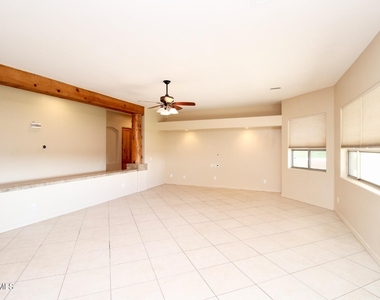 2687 E Caitlin Way - Photo Thumbnail 4