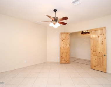 2687 E Caitlin Way - Photo Thumbnail 3