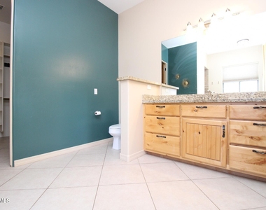 2687 E Caitlin Way - Photo Thumbnail 15