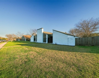 2122 Trellis Place - Photo Thumbnail 2