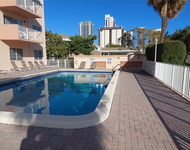 2200 E Hallandale Beach Blvd - Photo Thumbnail 16