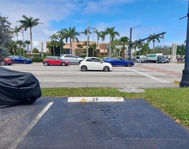 2200 E Hallandale Beach Blvd - Photo Thumbnail 10