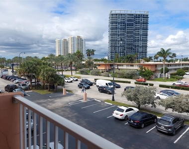 2200 E Hallandale Beach Blvd - Photo Thumbnail 4