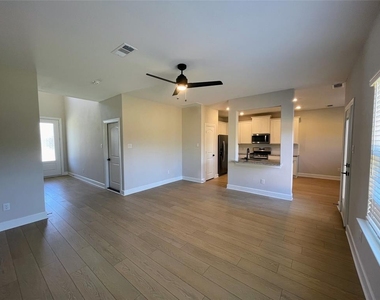 1414 Windermere Way - Photo Thumbnail 4