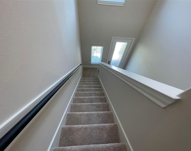 1414 Windermere Way - Photo Thumbnail 12