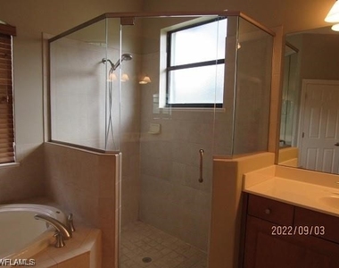 12556 Astor Place - Photo Thumbnail 17