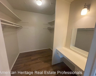 2723 El Parque Circle Unit B - Photo Thumbnail 7