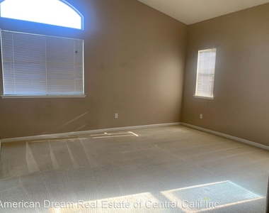 1646 Orange Cir - Photo Thumbnail 9