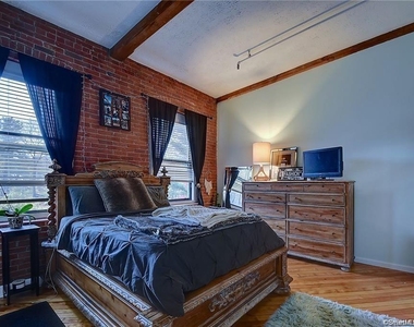 222 Williams Street East - Photo Thumbnail 4