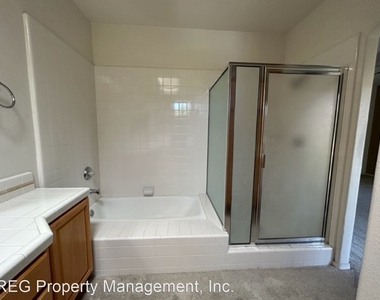 2805 Garibaldi Avenue - Photo Thumbnail 5