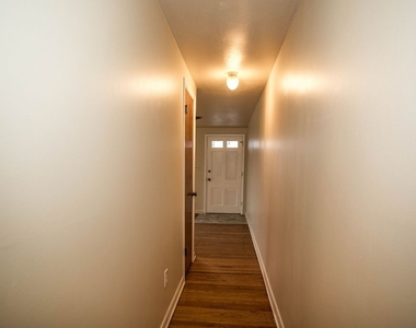 425 Schuyler Street - Photo Thumbnail 14