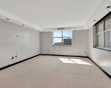 11111 Biscayne Blvd - Photo Thumbnail 17