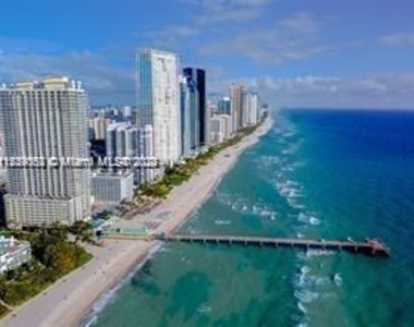 16699 Collins Ave - Photo Thumbnail 20