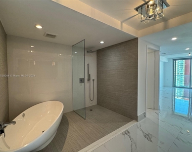 330 Sunny Isles Blvd - Photo Thumbnail 18