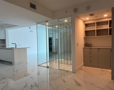 330 Sunny Isles Blvd - Photo Thumbnail 8