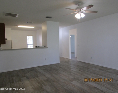 4192 Collinwood Drive - Photo Thumbnail 4