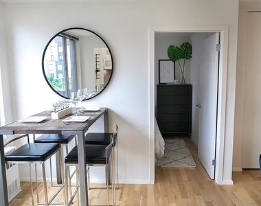 490 2nd Ave - Photo Thumbnail 4