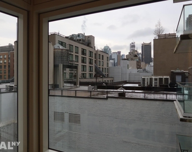 572 Eleventh Avenue - Photo Thumbnail 3