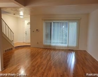 29576 City Center Drive - Photo Thumbnail 0