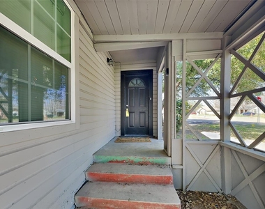 908 Forrest Avenue - Photo Thumbnail 14