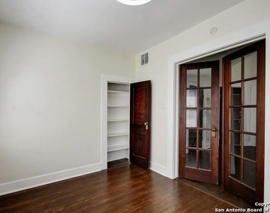 423 W Woodlawn Ave - Photo Thumbnail 14