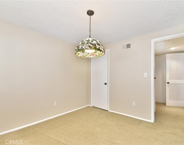 6915 Kent Way - Photo Thumbnail 15