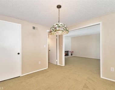 6915 Kent Way - Photo Thumbnail 16