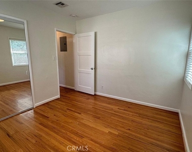 2571 N Brighton Street - Photo Thumbnail 10