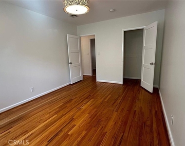 2571 N Brighton Street - Photo Thumbnail 8