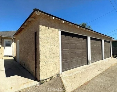 2571 N Brighton Street - Photo Thumbnail 14