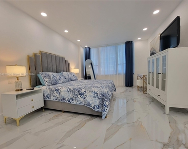 3505 S Ocean Dr (penthouse) - Photo Thumbnail 8