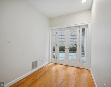 5330 Connecticut Ave Nw - Photo Thumbnail 5