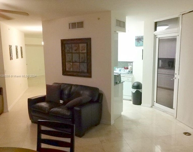 6301 Collins Ave - Photo Thumbnail 7