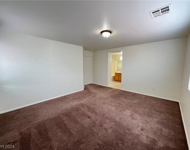 2417 Canberra Avenue - Photo Thumbnail 10