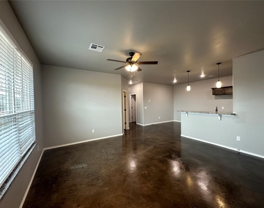 7525 Redbud Street - Photo Thumbnail 4