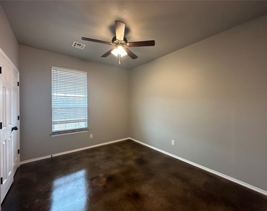 7525 Redbud Street - Photo Thumbnail 12