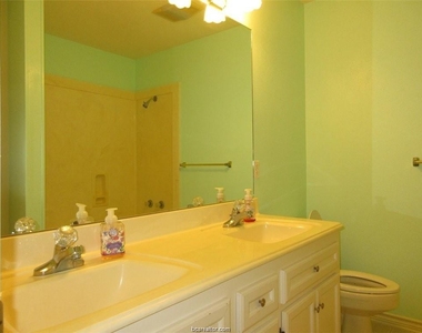 704 Aster Drive - Photo Thumbnail 15