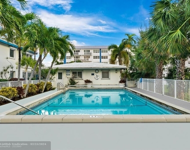 561 Bayshore - Photo Thumbnail 10