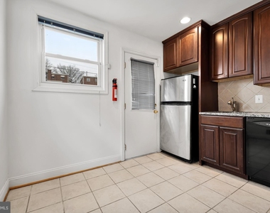 664 Nicholson Street Ne - Photo Thumbnail 9