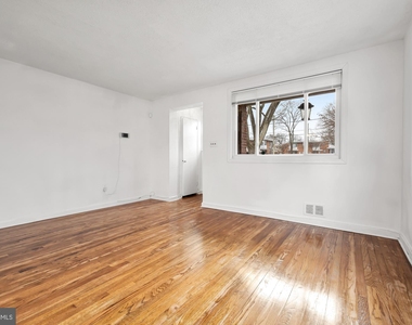 664 Nicholson Street Ne - Photo Thumbnail 3