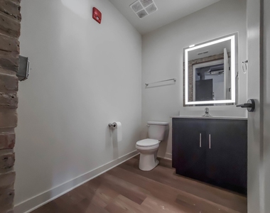 818 N Wolcott Avenue - Photo Thumbnail 10