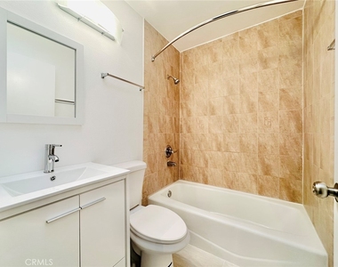 2817 W Grand Avenue - Photo Thumbnail 11