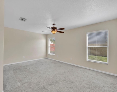 101 Seville Pointe Avenue - Photo Thumbnail 9