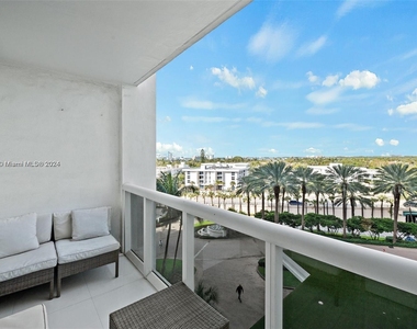 10275 Collins Ave - Photo Thumbnail 14