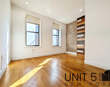 35 Furman Avenue - Photo Thumbnail 4