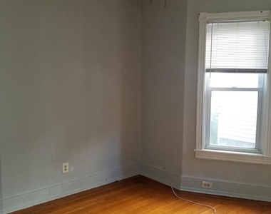 219 Woodlawn Ter - Photo Thumbnail 4